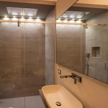 בית הארחה Fontana Di Trevi Luxury *