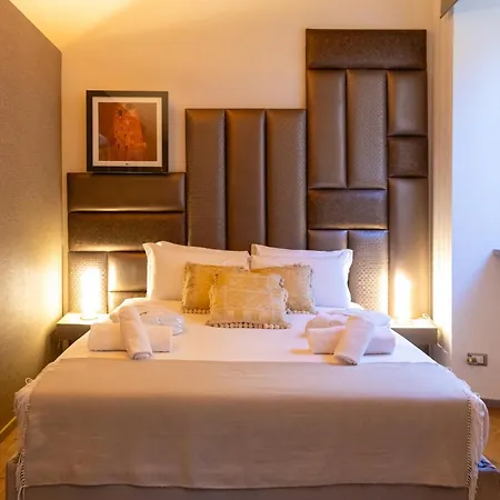 Fontana Di Trevi Luxury Guest house